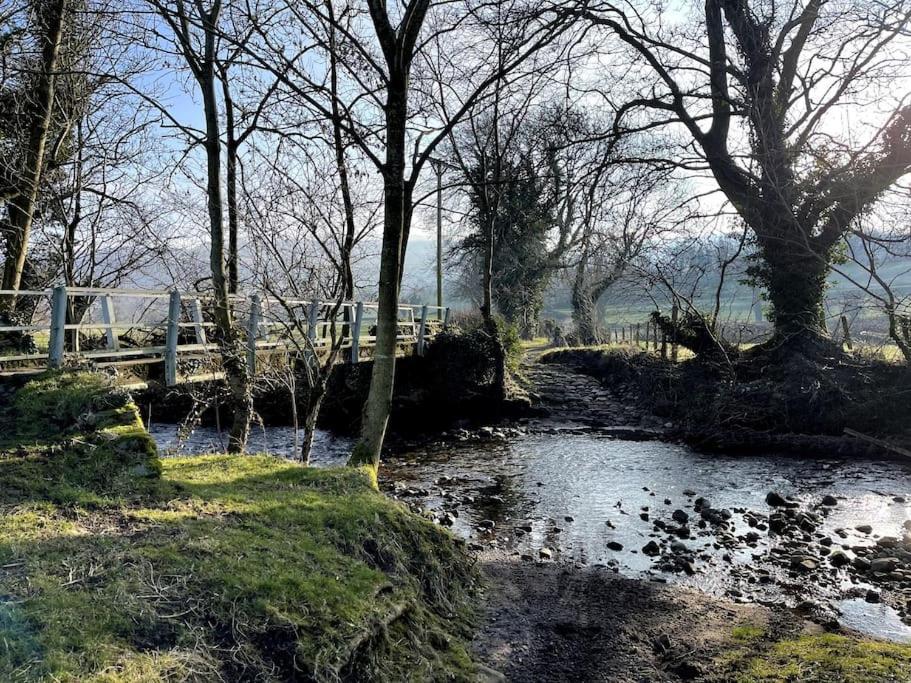 The Granary, Old Corn Mill, Yorkshire Dales Apartment West Burton Ngoại thất bức ảnh